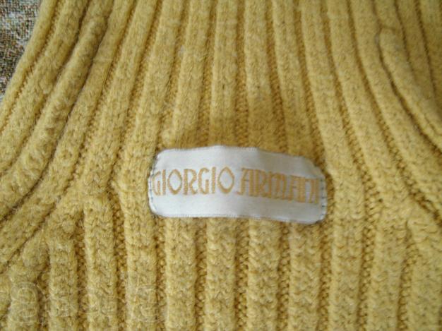 Свитер от Giorgio Armani