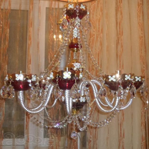 Люстра 8 рожковая, хрустальная.