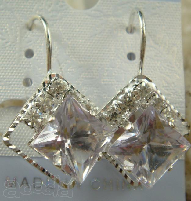 Стильные серьги