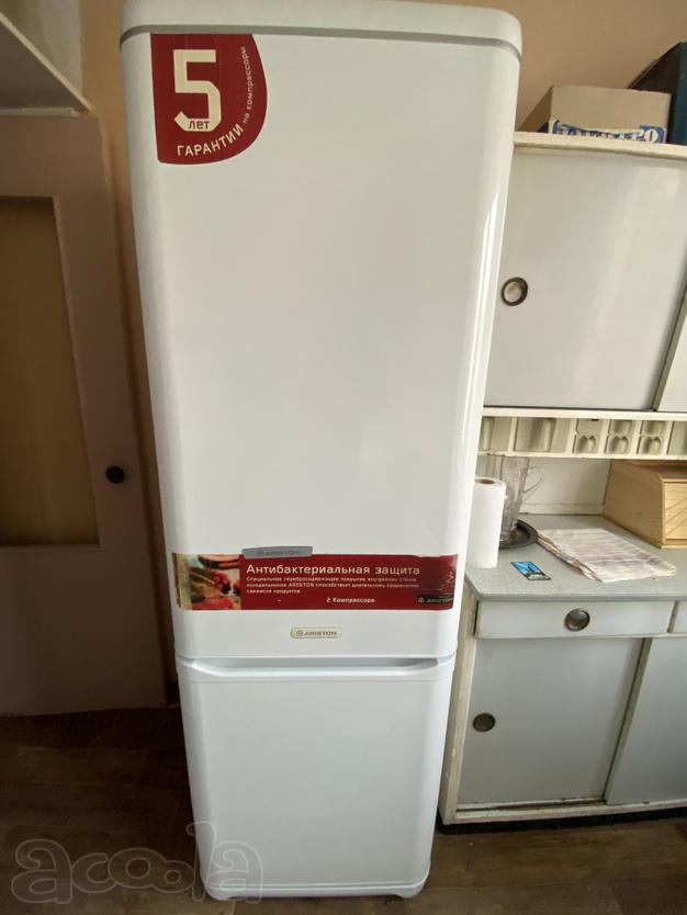 Продам холодильник Ariston MBA2185.019