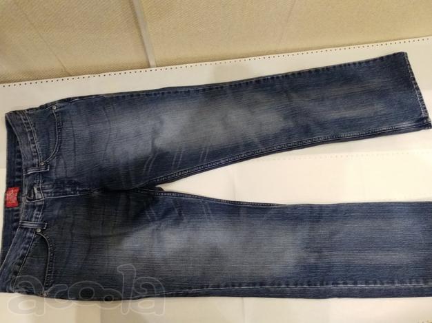 Новые, синие джинсы"Levis"(женские)