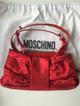 Сумка moschino италия красная замша натуральная лазерная лак кожа бант принт дизайн декор топ лакова
